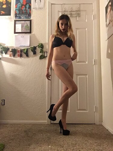 Horny_Young_Lady (27)