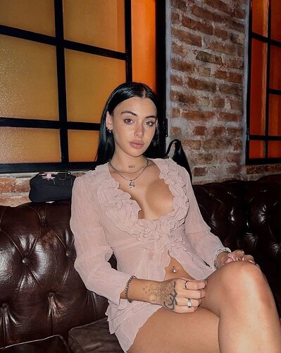 photo_2025-12-05_21-45-38