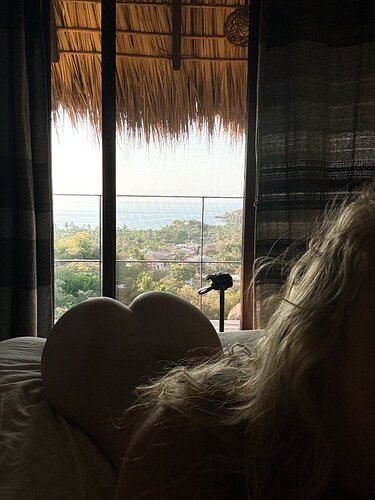 GGTu7wrX0AA-zL-.jpg_small