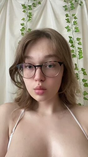 aiYW69R76Tqly4La.jpg_small